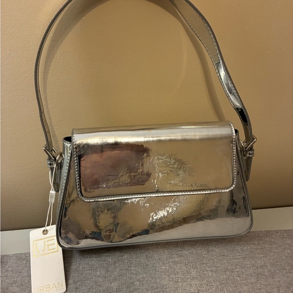 Urban Expressions Handbags - Urban Expressions Silver Metallic Shoulder Bag